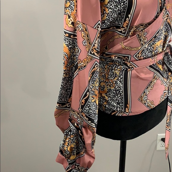 Wrap around blouse NWOT - Picture 4 of 8